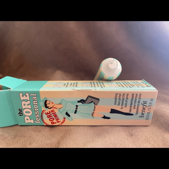 Benefit Porefessional Primer. .75fl oz. - Picture 3 of 3